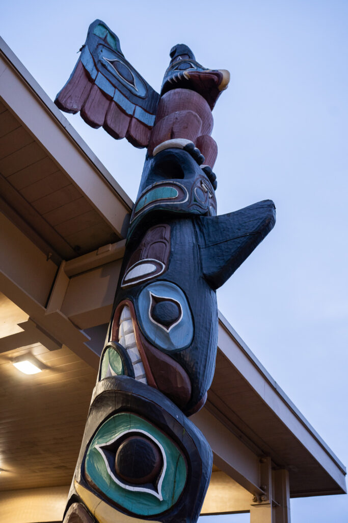 A totem pole at the entrance of UW Northwest Childbirth Center